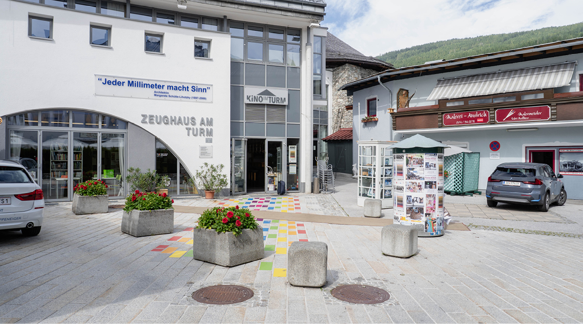 Der Margarete Schütte-Lihotzky Platz in Radstadt